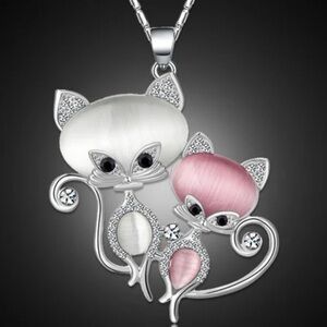 NWT Cats Eye Necklace Pink